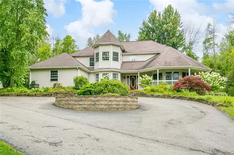 967 Kuttruff Rd, Walworth, NY 14568