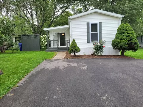 273 Sunset Dr, Holley, NY 14470