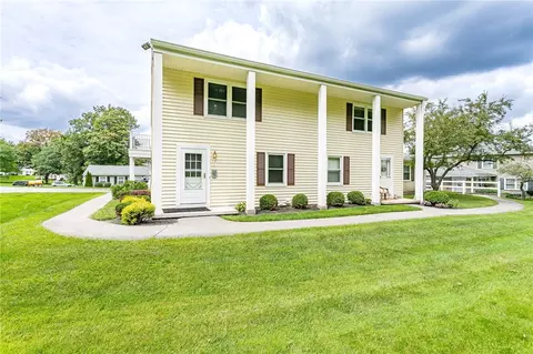 12 Falcon Ln E, Perinton, NY 14450