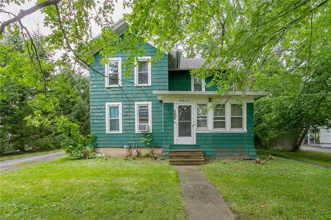26 Mather St, Shortsville, NY 14548