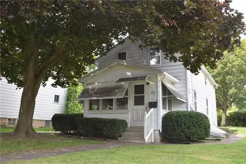 105 Elizabeth St, Waterloo, NY 13165