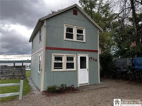 114 Lakeside Blvd, Ellicott, NY 14701