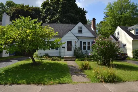 133 Coolidge Rd, Irondequoit, NY 14622