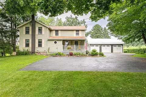 7200 Lake Ave, Williamson, NY 14589