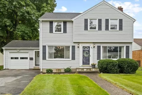 91 Armstrong Ave, Irondequoit, NY 14617