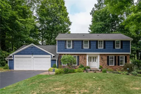 19 Whitecliff Dr, Pittsford, NY 14534