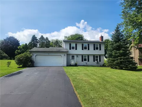 205 Briarwood Ln, Wheatland, NY 14546