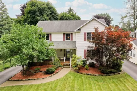 117 Thatcher Rd, Irondequoit, NY 14617