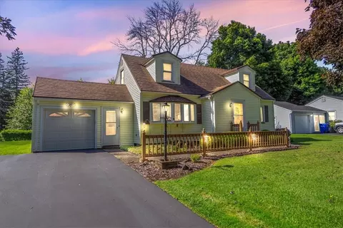 625 Adeline Dr, Webster, NY 14580