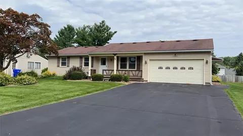 181 Carmas Dr, Greece, NY 14626