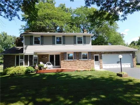 260 Mascot Dr, Greece, NY 14626