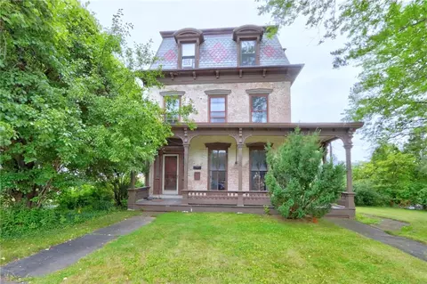 24 Cayuga St, Seneca Falls, NY 13148