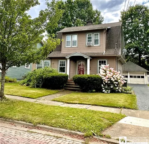 25 Pershing Ave, Jamestown, NY 14701
