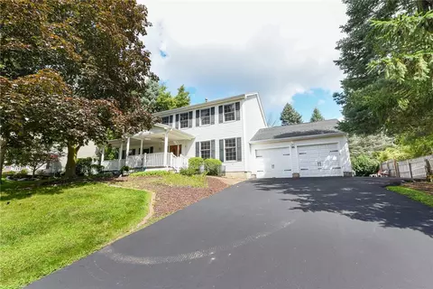 46 Valewood Run, Perinton, NY 14526
