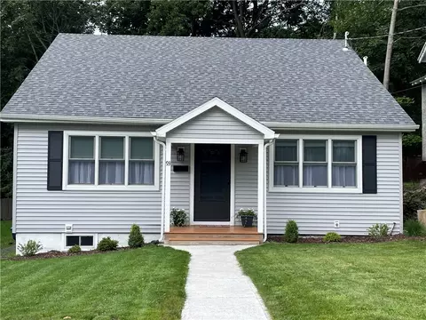 93 Maple St, Oneonta, NY 13820