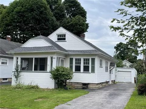46 Castleford Rd, Greece, NY 14616