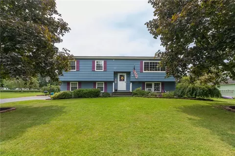8194 Grist Mill Dr, Lyons, NY 14489