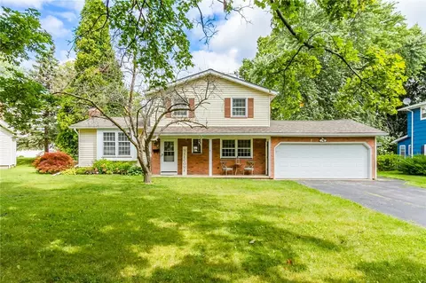 7 Picturesque Dr, Greece, NY 14616