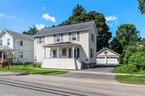 86 Washington St, Waterloo, NY 13165