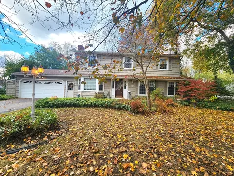 85 Wheatstone Cir, Perinton, NY 14450