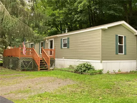 15 Willow Ln, New Berlin, NY 13411