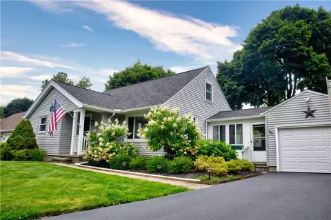 50 Briarwood Dr, Irondequoit, NY 14617