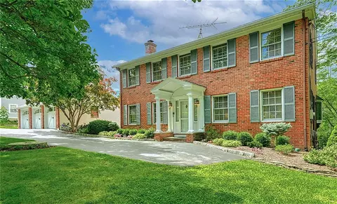 39 Michigan St, Bloomfield, NY 14469