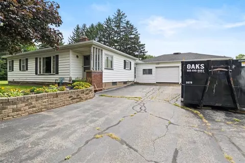 5325 W Ridge Rd, Parma, NY 14559