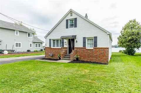 128 Cranberry Rd, Greece, NY 14612