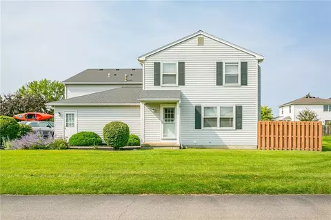 410 Kennington Blvd, Webster, NY 14580