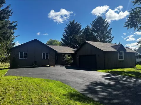 420 E Manitou Rd, Hilton, NY 14468