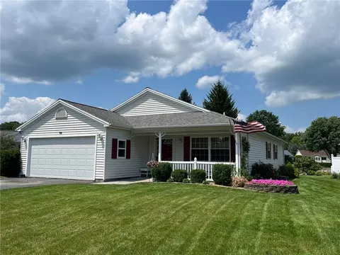 94 Freedom Pond Ln, Chili, NY 14514