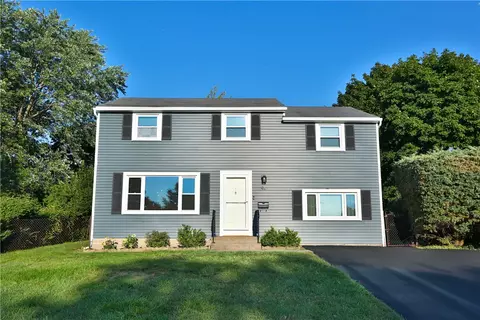 94 Whipple Ln, Irondequoit, NY 14622