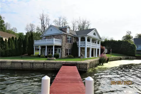 8367 E Port Bay Rd, Wolcott, NY 14590