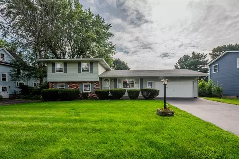 320 Bouckhart Ave, Irondequoit, NY 14622