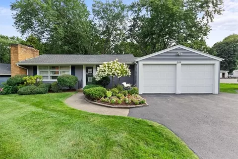 809 Titus Ave, Irondequoit, NY 14617