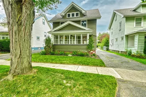 150 Wilsonia Rd, Rochester, NY 14609