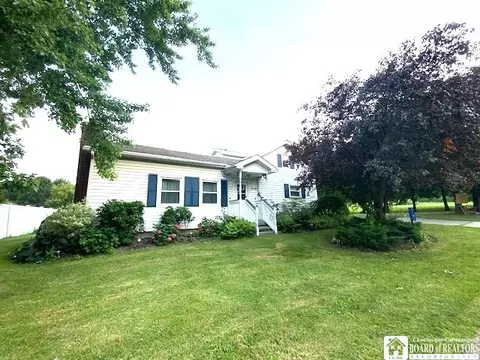 5181 W Main Rd, Pomfret, NY 14063