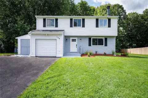 136 Snowberry Cres, Gates, NY 14606