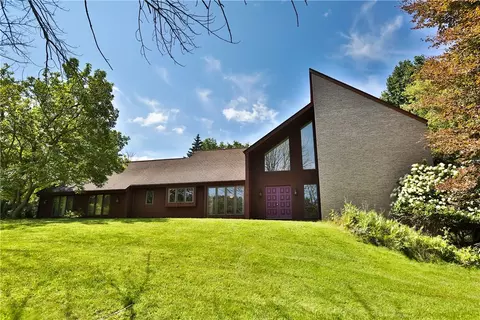 1012 Rabbit Ear Pass, Victor, NY 14564