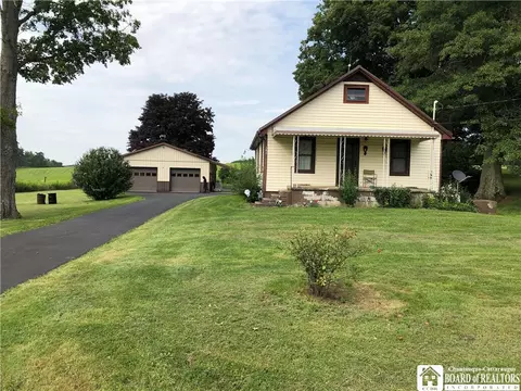 3522 Foster Rd, Gowanda, NY 14070