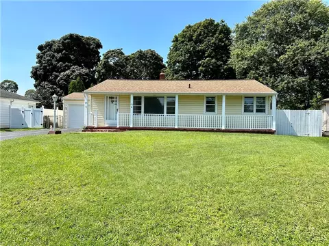 29 Linda Dr, Greece, NY 14616