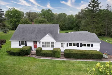 770 Victor Rd, Macedon, NY 14502