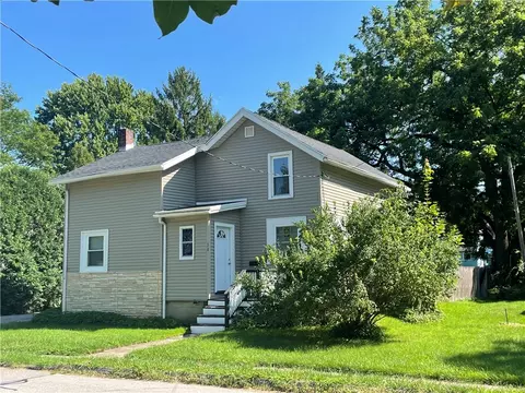 36 Barry St, Sweden, NY 14220