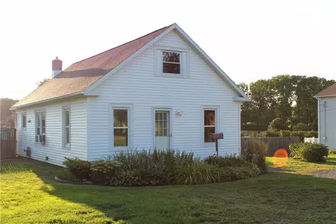 11 Irving Pkwy, Oakfield, NY 14125