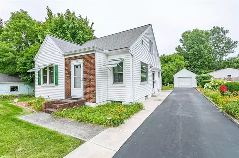 237 Forgham Rd, Greece, NY 14616