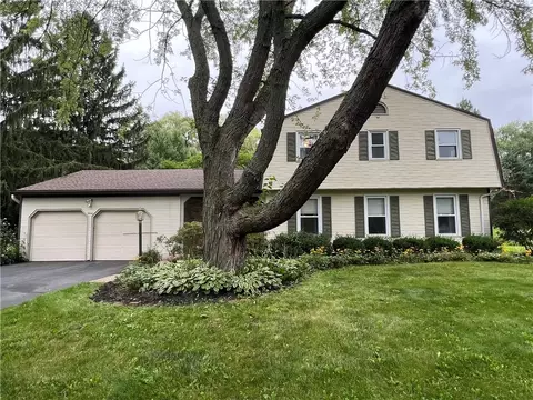7 Northfield Gate, Pittsford, NY 14534