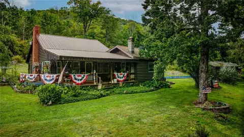 95 Vernon Ln, Bradford, PA 16701