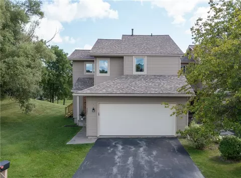 3247 W Cedarbush Dr, Canandaigua, NY 14424
