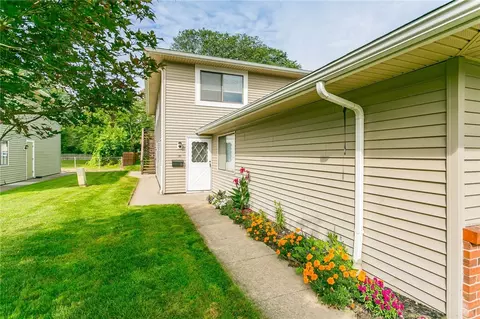 35 De Paul Dr, East Rochester, NY 14445